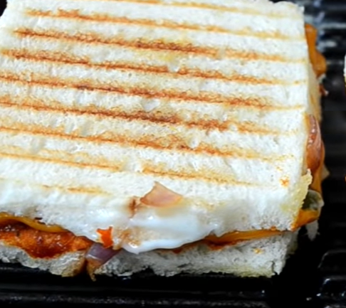 Schezwan Grilled Chicken Sandwich – The Ultimate Spicy & Cheesy Sandwich Recipe