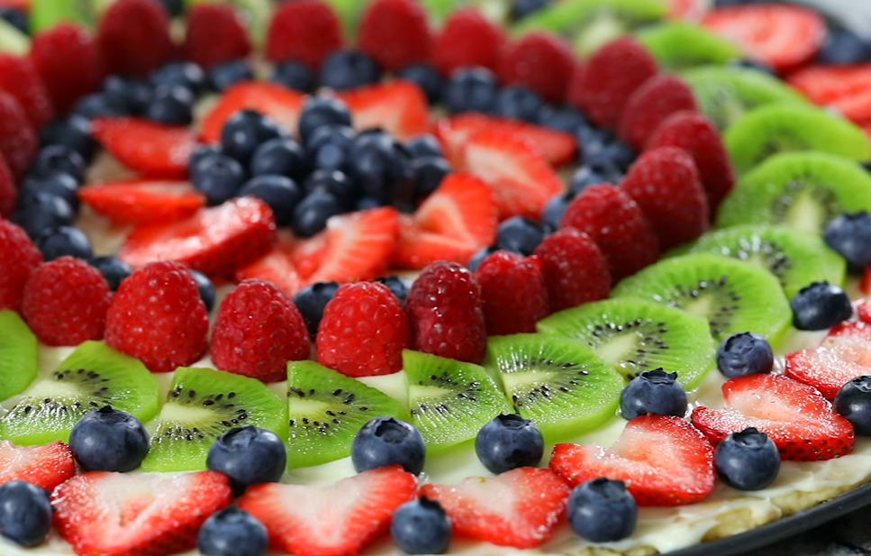 Make fruit pizza for a delicious, healthy and fun to make dessert for everyone to enjoy.