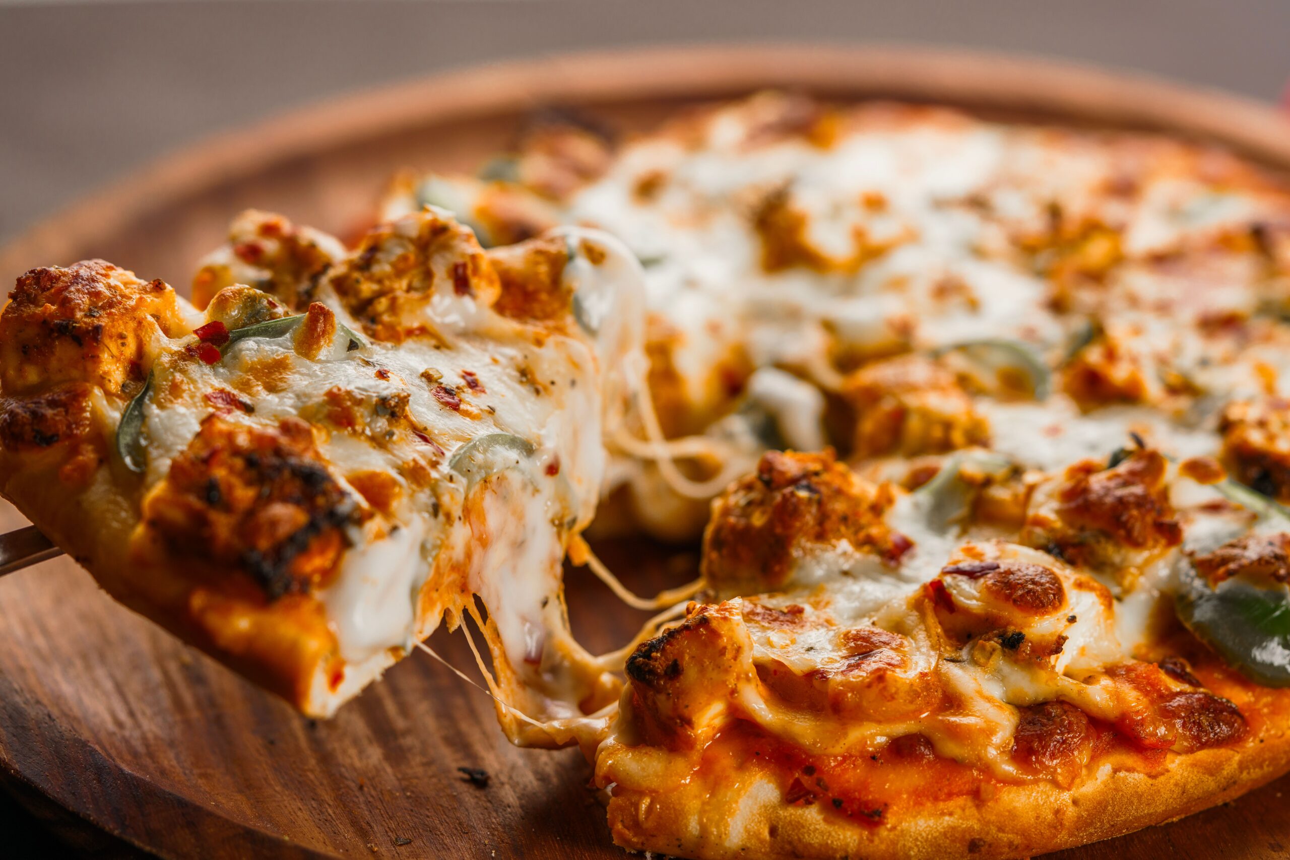 BBQ Chicken Pizza Recipe – Easy Homemade Chicken Pizza